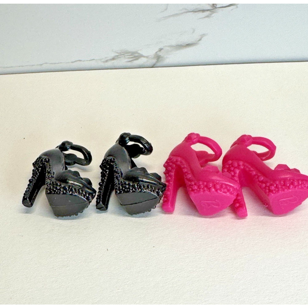 2 Pairs Barbie Closed Toe Platform High Heels Shoes Ankle Straps Pink & Black - Picture 4 of 4